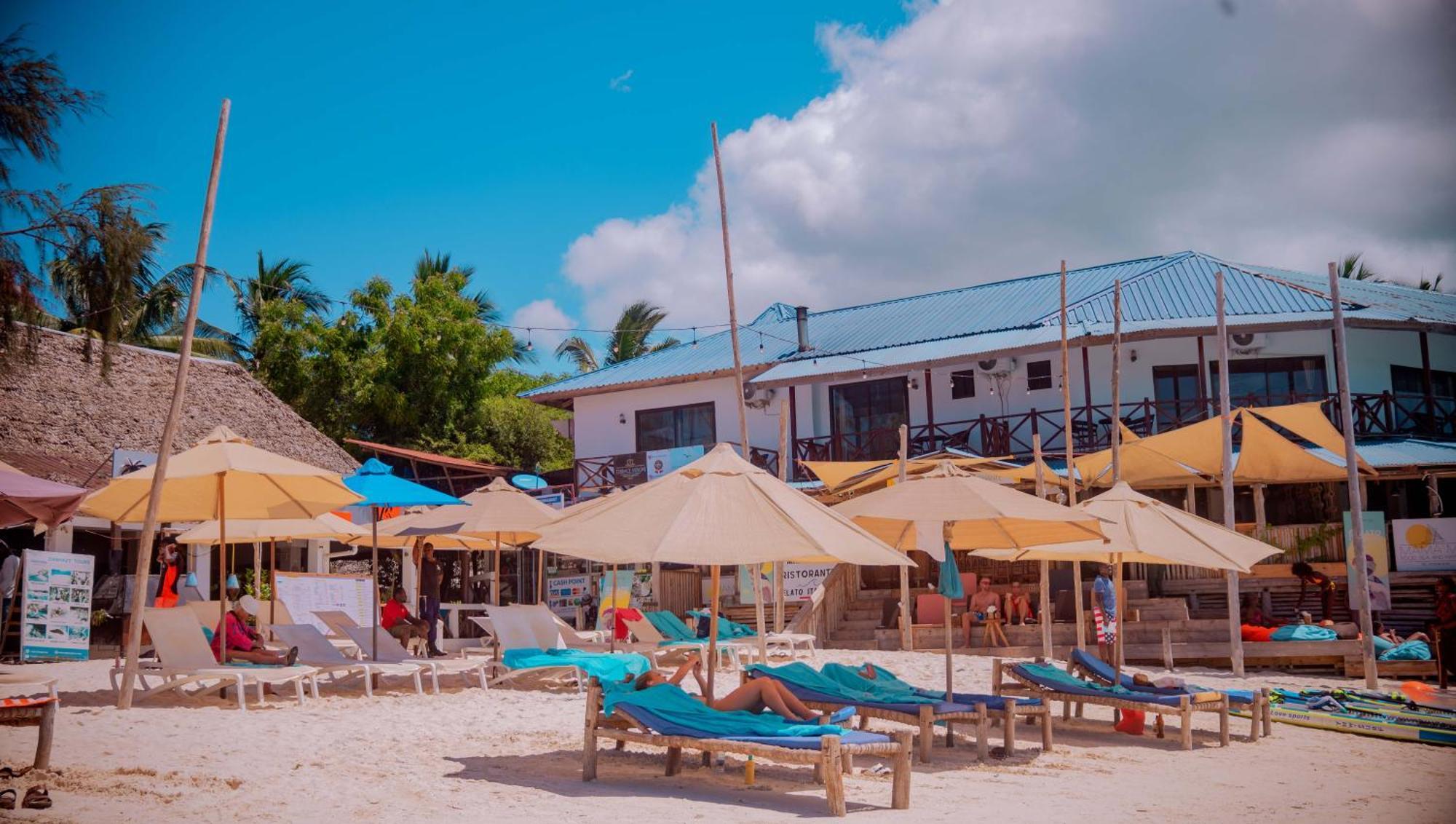 Baraka Beach Bungalows นูงวี ภายนอก รูปภาพ