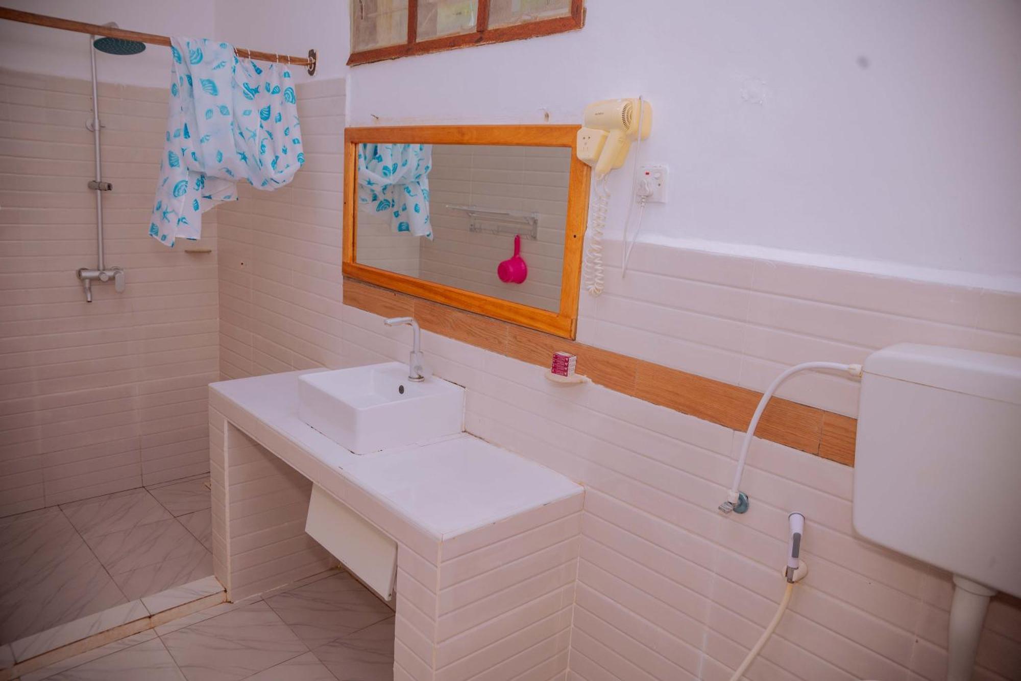 Baraka Beach Bungalows นูงวี ภายนอก รูปภาพ