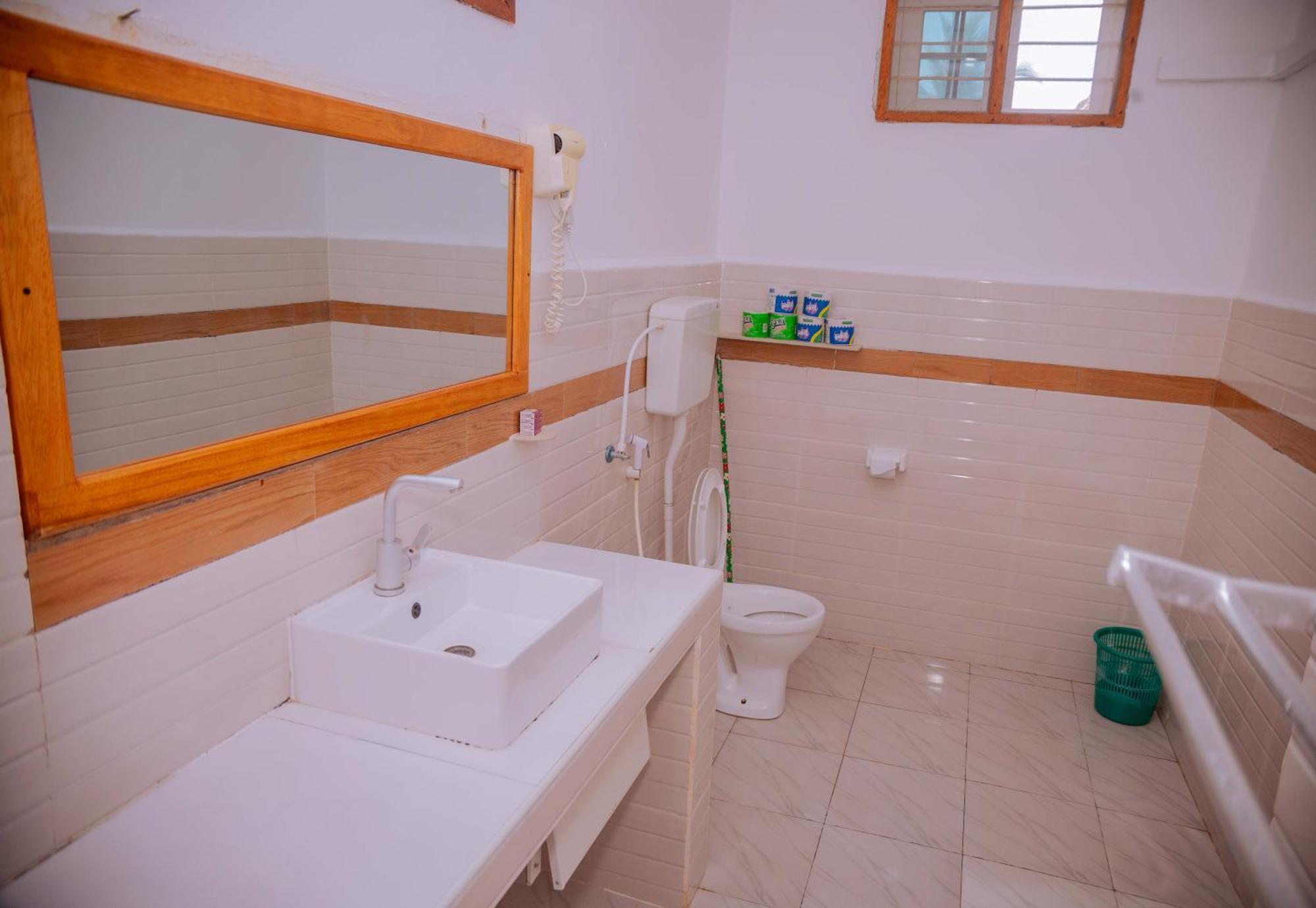 Baraka Beach Bungalows นูงวี ภายนอก รูปภาพ