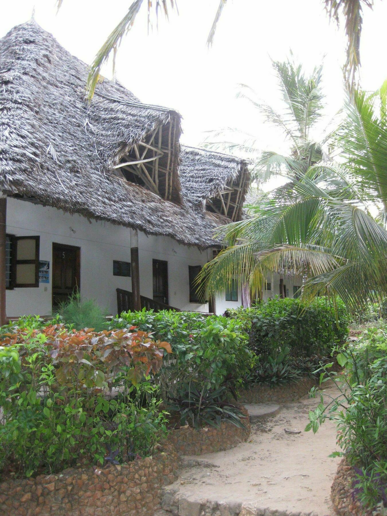 Baraka Beach Bungalows นูงวี ภายนอก รูปภาพ